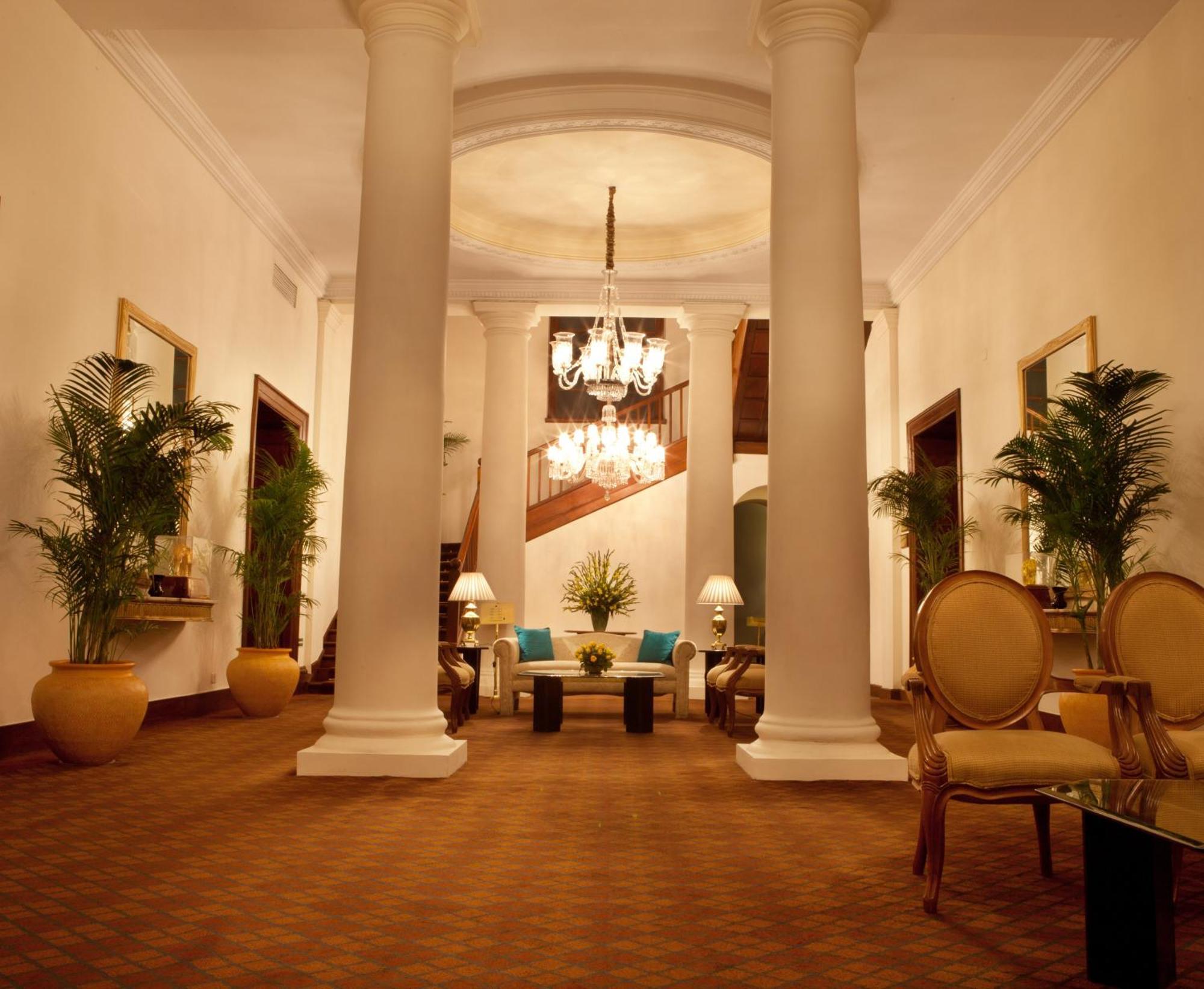Maidens Hotel New Delhi Bagian luar foto Interior of the hotel