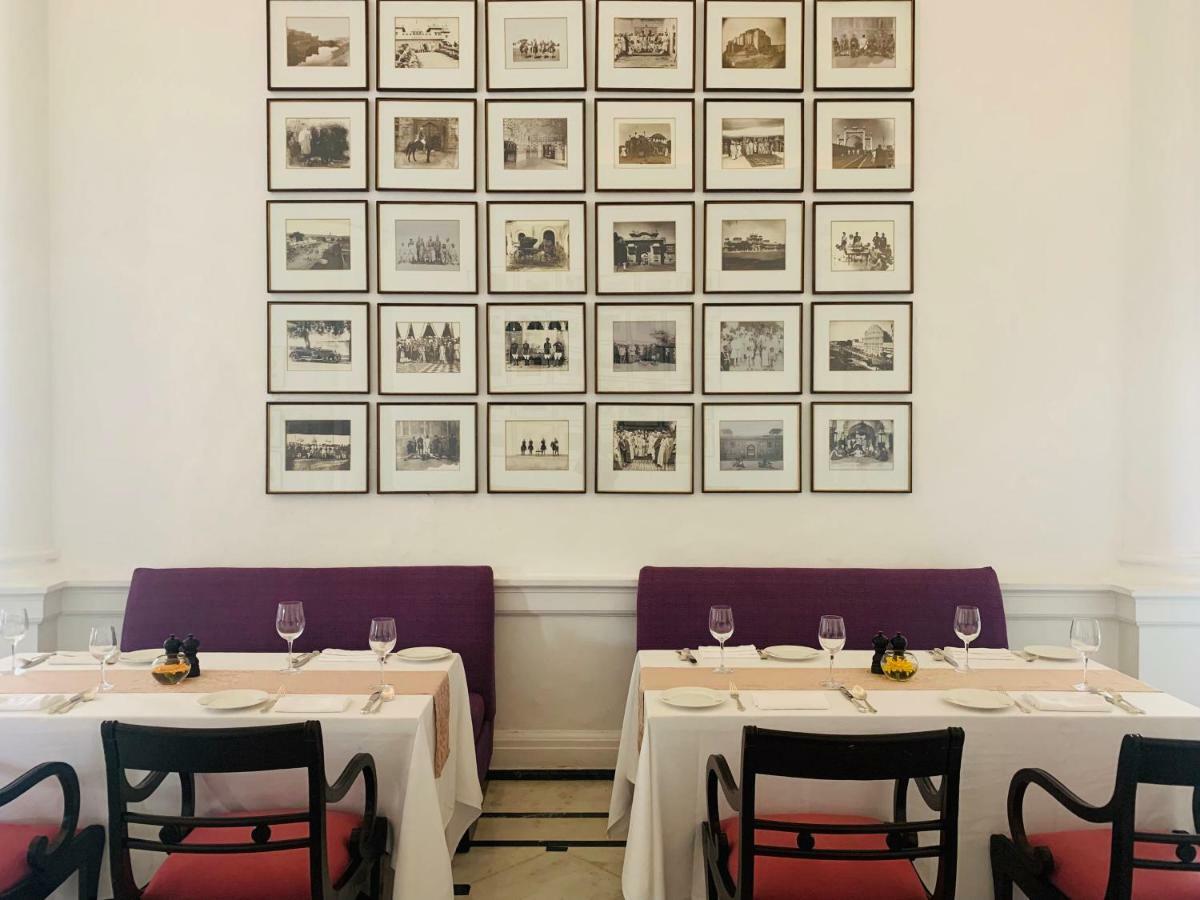 Maidens Hotel New Delhi Bagian luar foto Interior of the restaurant